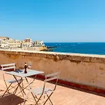 Ortigia Terrazza Su Due Mari By Ortigia Apartm... * סירקוזה